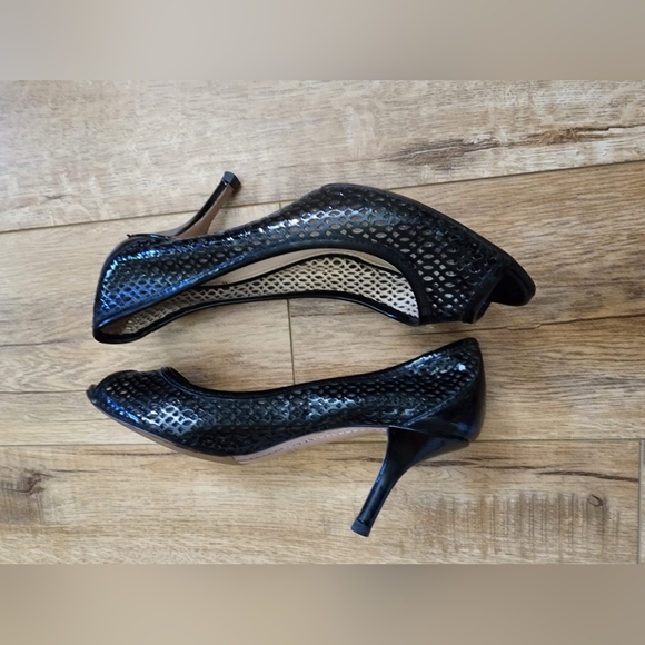 Vintage Prada Peep Toe Heels Pumps EU 38 Patent Leather Perforated - Picture 2 of 9